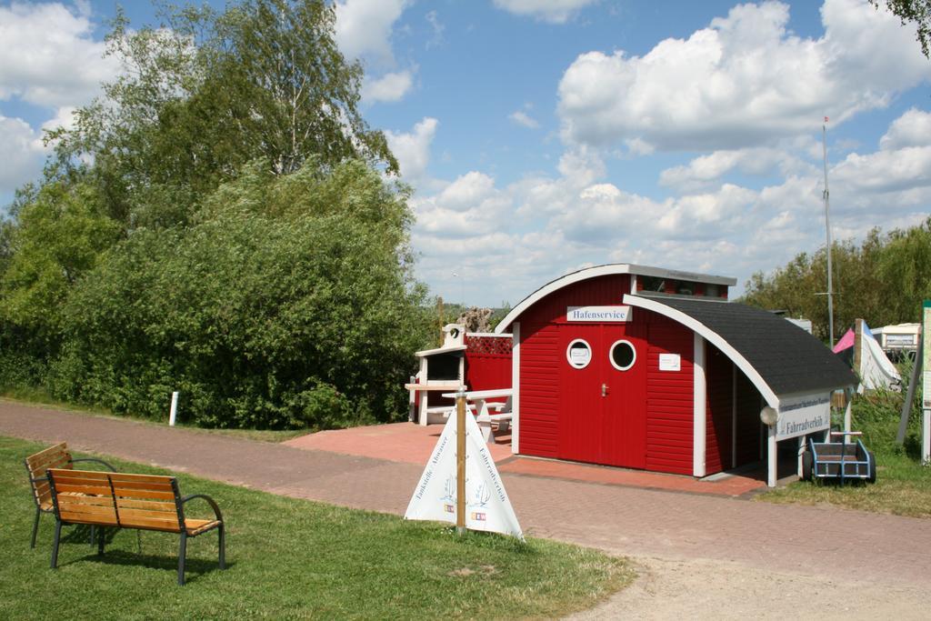 Ferienzentrum Yachthafen Rechlin Exterior foto